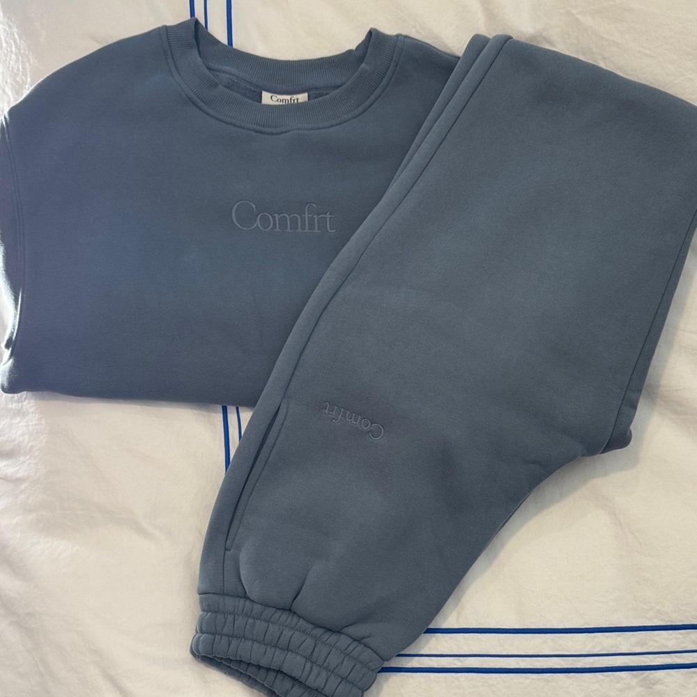 Moving Comfort Blue Sweatshirt and Joggers Set